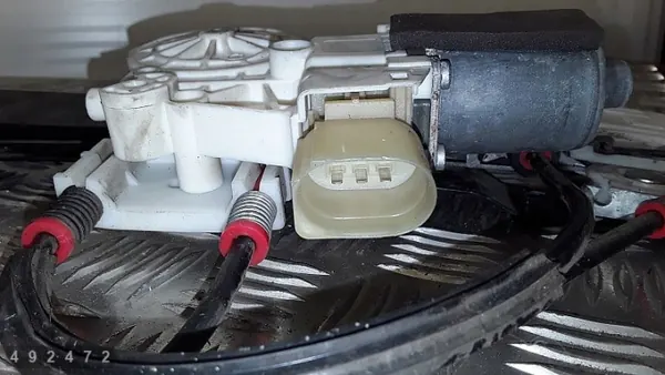 Ford ikkunanohjain OEM 0130822287 - Käytetty image 5