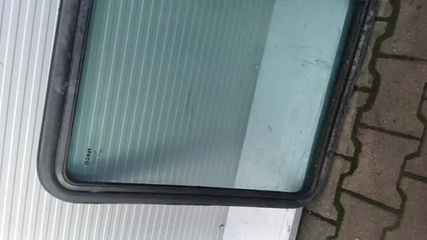 Rechter carrosserieglas OEM VOLVOMAR-137252 voor Iveco Daily image 9