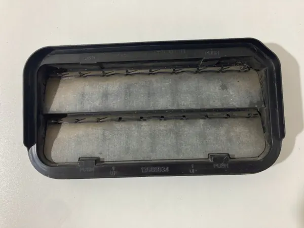 Bakluckeventilationsgallret OEM 13588034 för Camaro VI 2016+ image 2