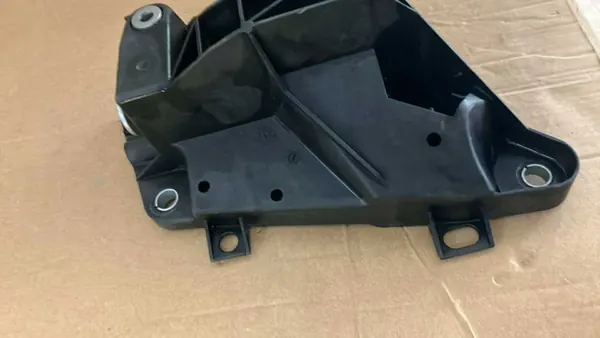 CHRYSLER PACIFICA 2021 Soporte de Radiador Superior Derecho 68292238AB image 4