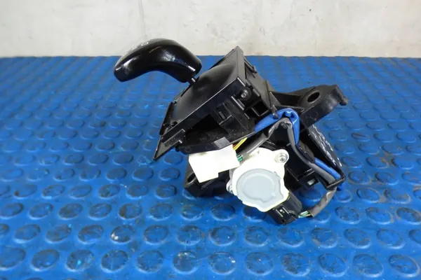 Toyota Auris II Versnellingspook OEM CART75G188 Gebruikt image 3