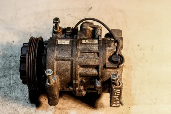 Compressore aria condizionata AUDI A4 2.0L benzina OEM image 3