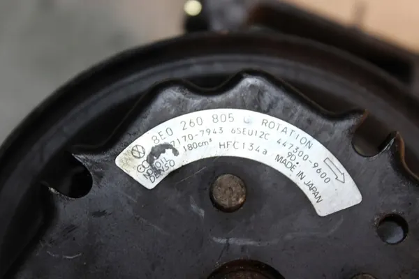 Compressore aria condizionata AUDI A4 2.0L benzina OEM image 5