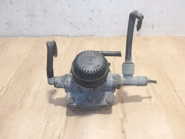 Vanne de relais Renault Magnum image 1