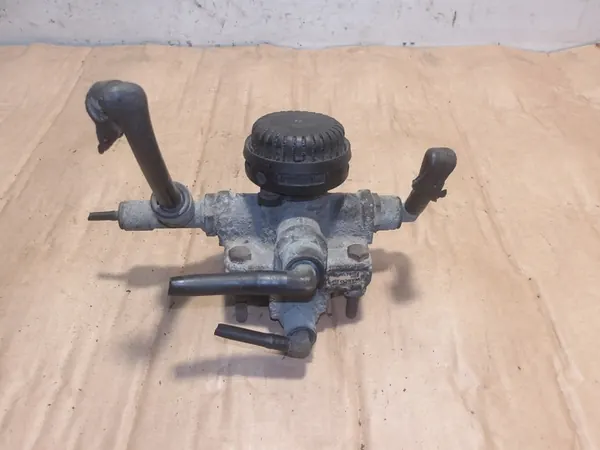 Vanne de relais Renault Magnum image 3