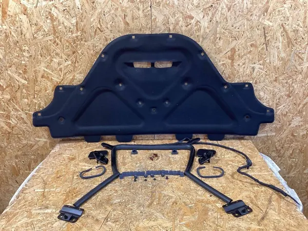Porsche Macan Motorhaubendämmung OEM 95B863831D image 2