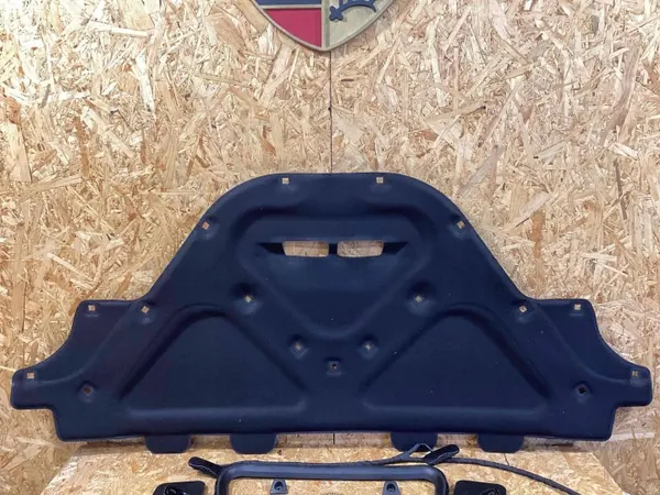 Porsche Macan Motorhaubendämmung OEM 95B863831D image 3