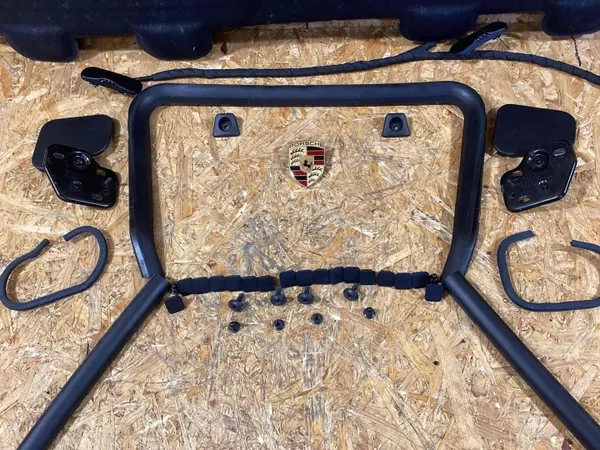 Porsche Macan Motorhaubendämmung OEM 95B863831D image 6