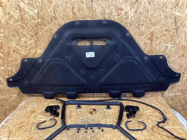 Porsche Macan Motorhaubendämmung OEM 95B863831D image 8