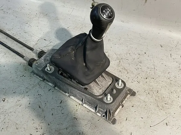 Manuaalivaihteiston valitsinsarja SEAT Ibiza IV 1.4 16V image 2