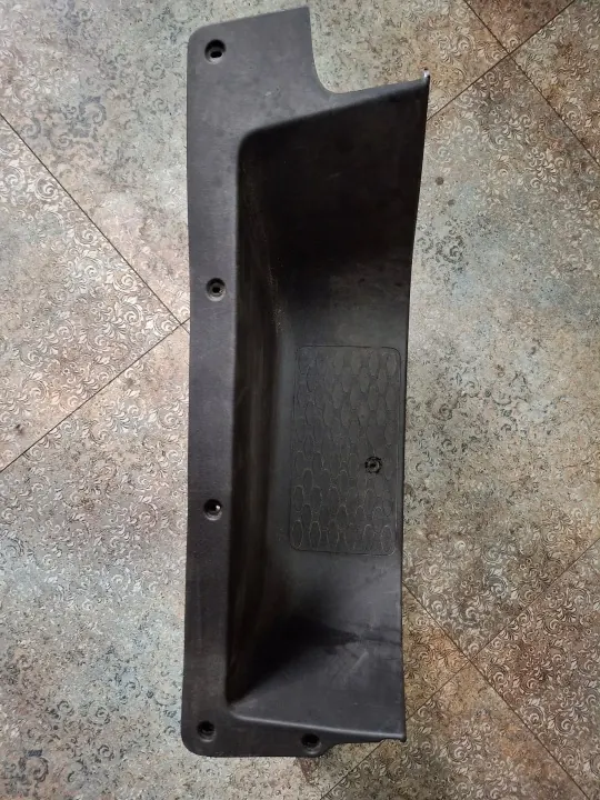 Escalón derecho cabina OEM 5801869288 Iveco Daily 2014 image 2