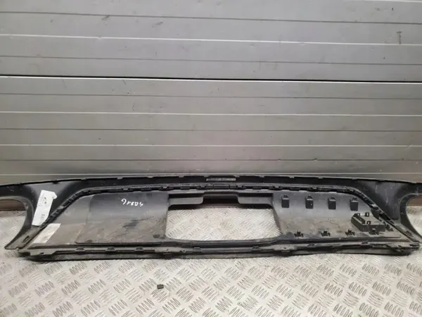 Audi Q8 2021 Bakre Stötfångarstrimma OEM 4M8807521D image 6