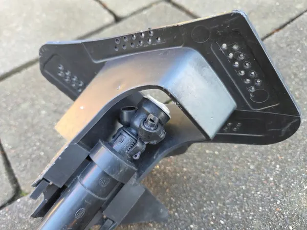 BMW1 F20 F21 Linker Ruitensproeier + Steun 7272581 7275657 image 5