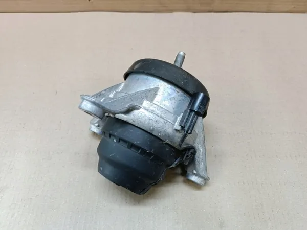 Genesis GV70 2.2 Höger Motorfäste OEM 21840-AR300 image 3