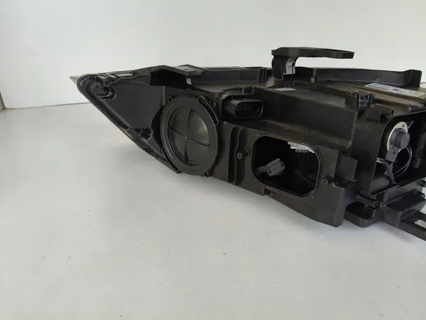 Faros Derecho Audi Q3 8U 14- Lift Xenon LED image 6