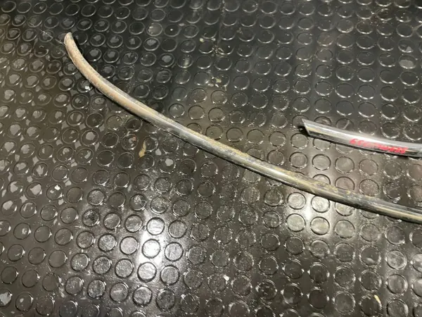 OEM 7300597 S2511A039 Front Kotflügel Chromleiste image 5