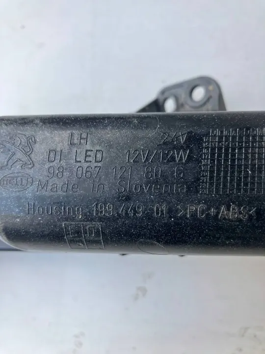 Peugeot 308 T9 GT LED Richtingaanwijzer OEM 9806712180 Links Voor image 4
