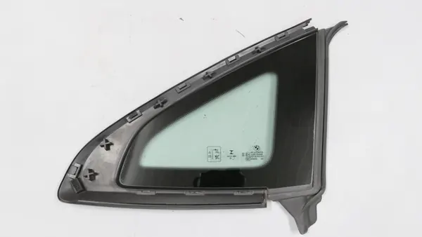 BMW F44 vaste rechter achterzijruit OEM 7483158 image 2