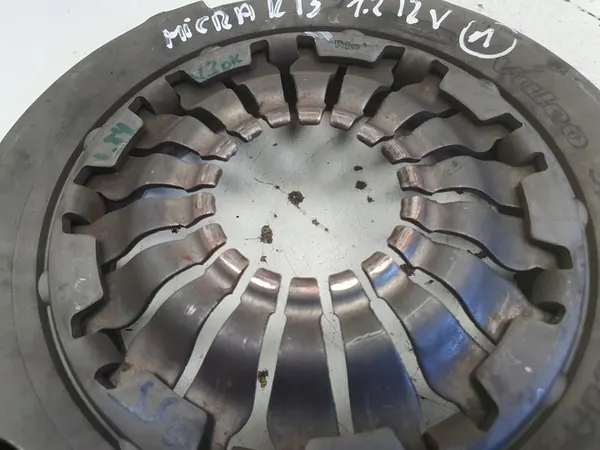 Kytkinlevy ja painelaakeri Nissan Micra K13 1.2 image 4