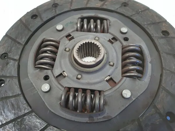 Kytkinlevy ja painelaakeri Nissan Micra K13 1.2 image 9