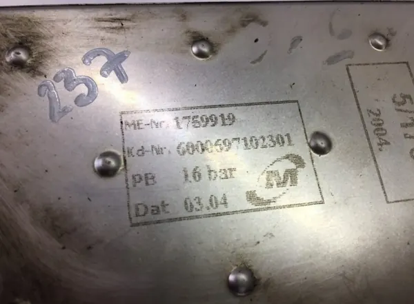 Arrefecedor de óleo motor MAN OEM 51.05601-0162 - Usado image 3