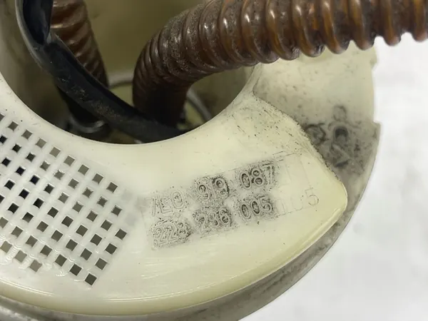 Brandstofpomp Porsche Cayenne Touareg 3.2 7L0919087F image 2