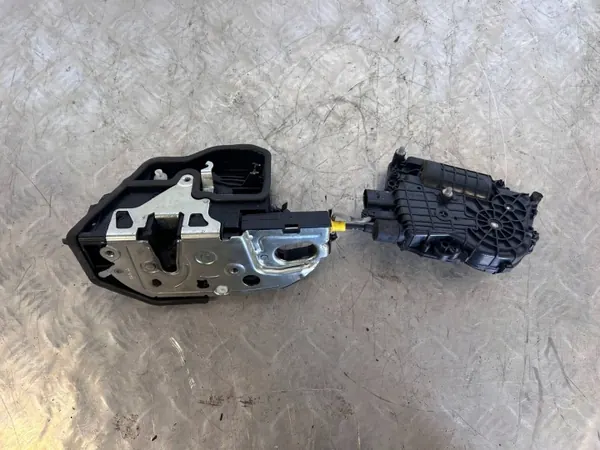 BMW X5M E70 Arrêt de porte OEM 7167579 Gauche Avant image 2
