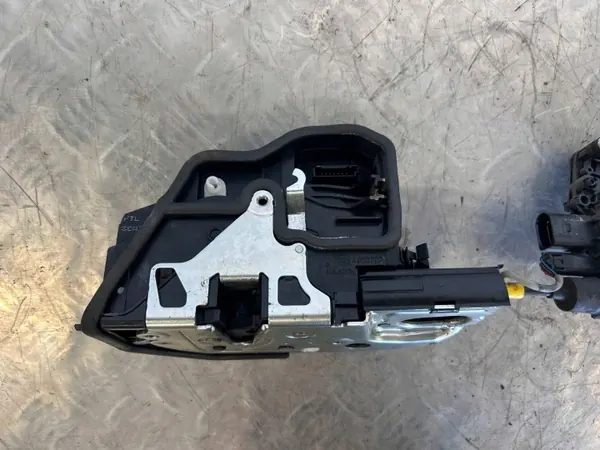 BMW X5M E70 Arrêt de porte OEM 7167579 Gauche Avant image 3