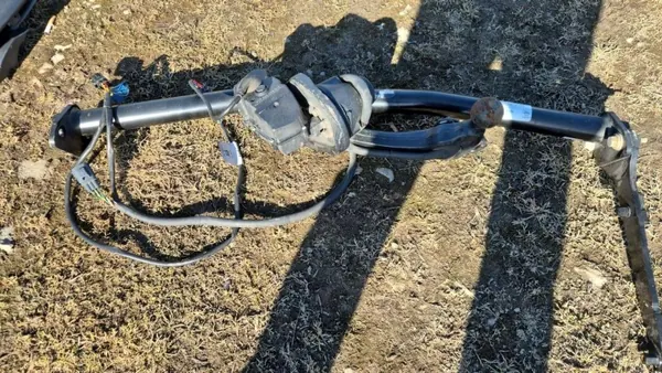 Ford Focus MK4 Peräkärrykoukku OEM MX6J19D521EA image 3