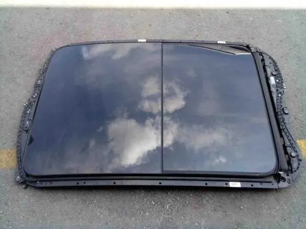 Techo solar Porsche Macan OEM 1735778 - Usado image 2
