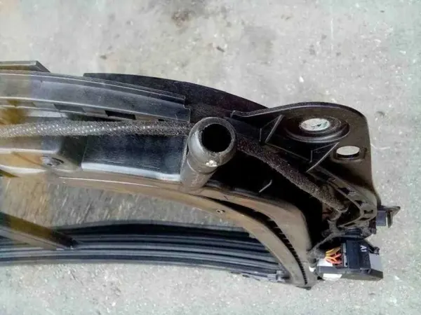 Techo solar Porsche Macan OEM 1735778 - Usado image 10