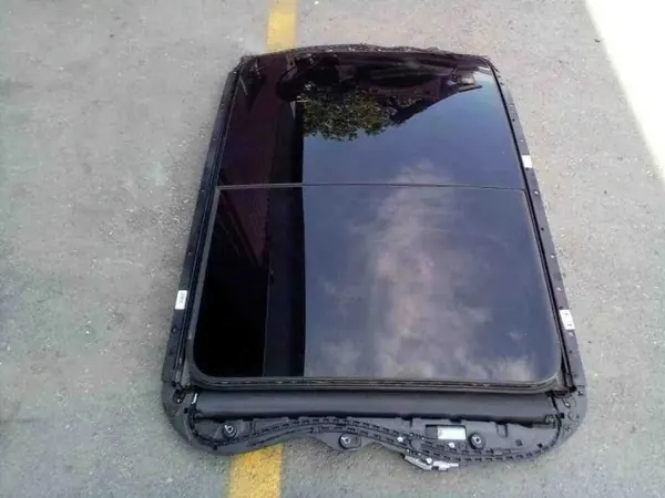 Techo solar Porsche Macan OEM 1735778 - Usado image 3