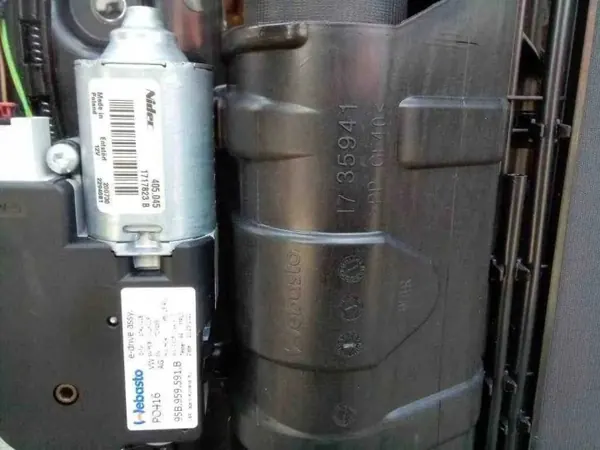 Techo solar Porsche Macan OEM 1735778 - Usado image 5