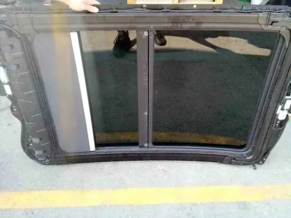 Techo solar Porsche Macan OEM 1735778 - Usado image 6