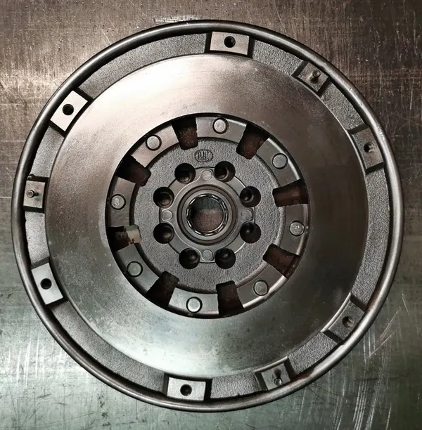 LUK 415 0140 10 Volante de Dupla Massa Peugeot 406/607/C5 2 image 2