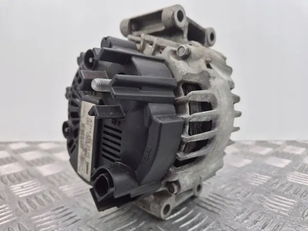 Mercedes SLK R172 Vaihtovirtageneraattori 1.8L image 2