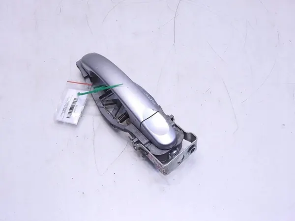 VW Touran Bakdörrhandtag Höger OEM 1T0837886B image 7