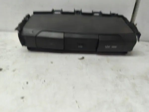 USB-Zigarettenanzünder-Abdeckung OEM 95121G6000 für Rio IV image 3