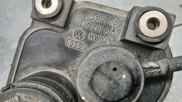 Filtre à charbon OEM 1J0201801 pour SEAT Toledo 1.6B image 8