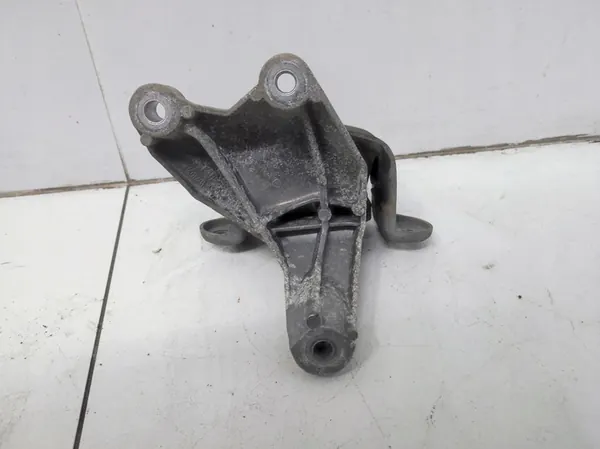 Vaihteiston tuki VW Transporter T6 2.0 TDI image 4