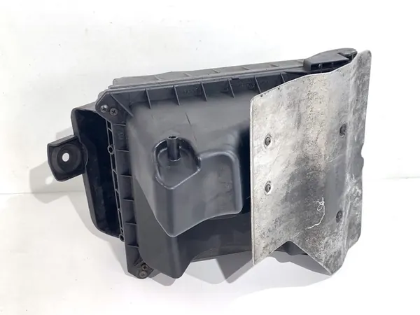 Ilmansuodattimen Kotelo Audi A4 B7 2.0 140HV 04-08 image 3