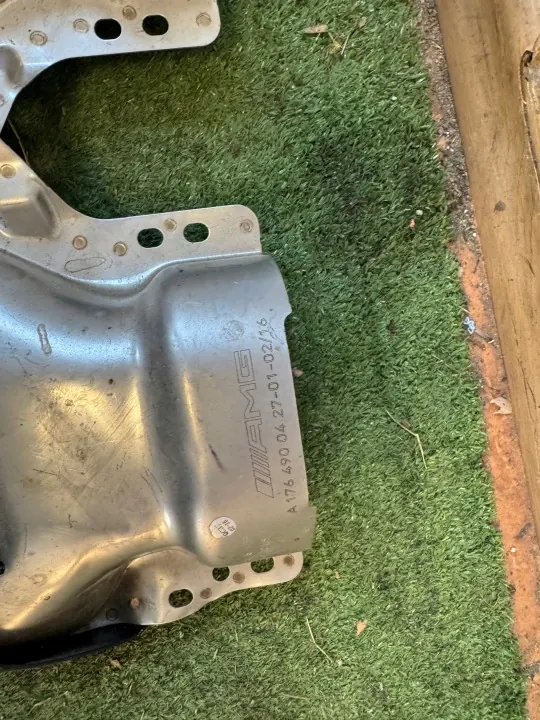 Mercedes-Benz OE A1764900327 Embout Échappement Usagé image 4