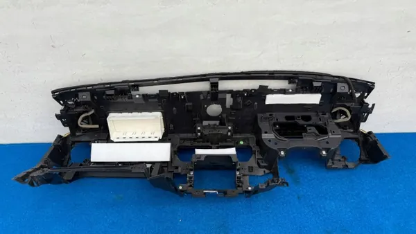 Consola Salpicadero OEM 681PM5XA0A 100CO Mercedes X-Class image 7