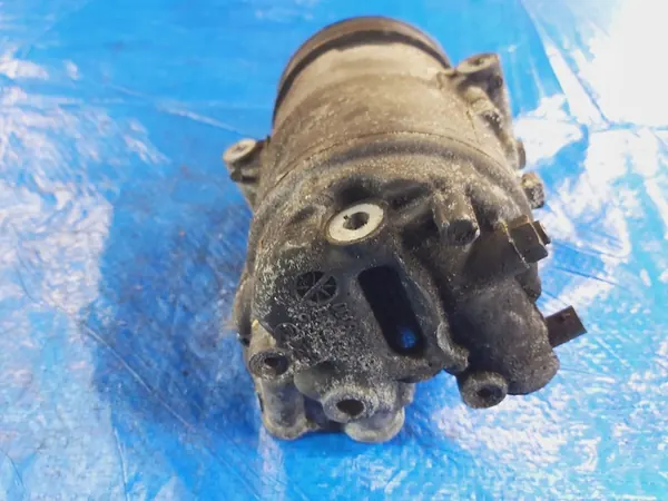 OPEL Astra J Ilmastointikompressori 13414017 image 3