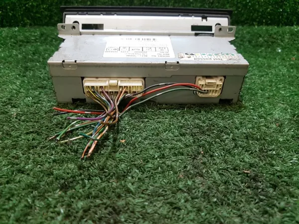 Écran radio Toyota Yaris 2005 OEM 861100D040 image 3