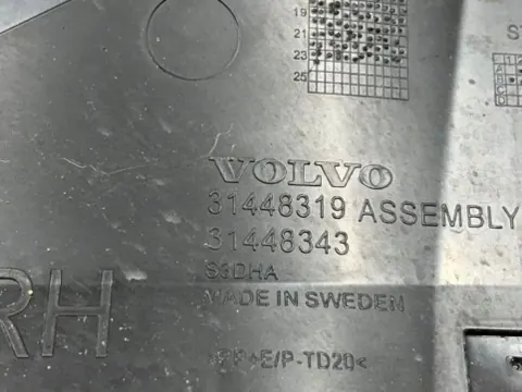 OEM 31448319 Höger Bakdörrslist för Volvo XC40 image 5