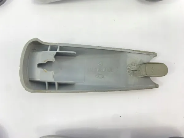 Bouton de régulateur de vitre OEM 2017680136 Gris Mercedes image 9