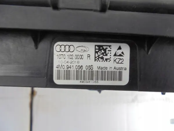 Phare DRL Droit OEM 4M0941056 pour Audi Q7 E-Tron image 4