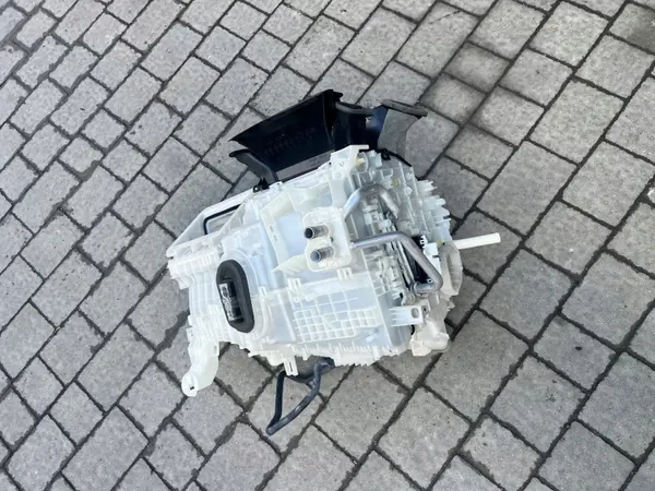 Lexus NX 300H Lämmitysyksikkö OEM NX 300H NAGRZEWNICA image 4