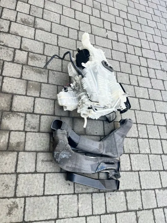 Lexus NX 300H Lämmitysyksikkö OEM NX 300H NAGRZEWNICA image 6